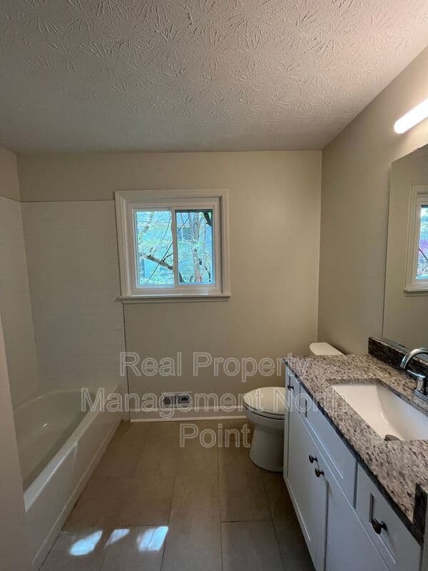 Johns Creek House: 11010 Spotted Pony Trail