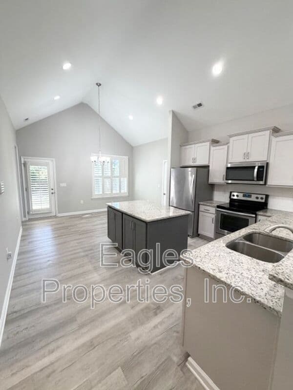 Goldsboro House: 309 Phillips Ridge Lane