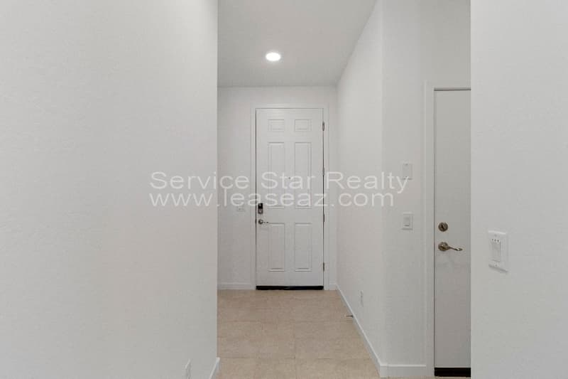 Surprise House: 25285 N 144th Ln