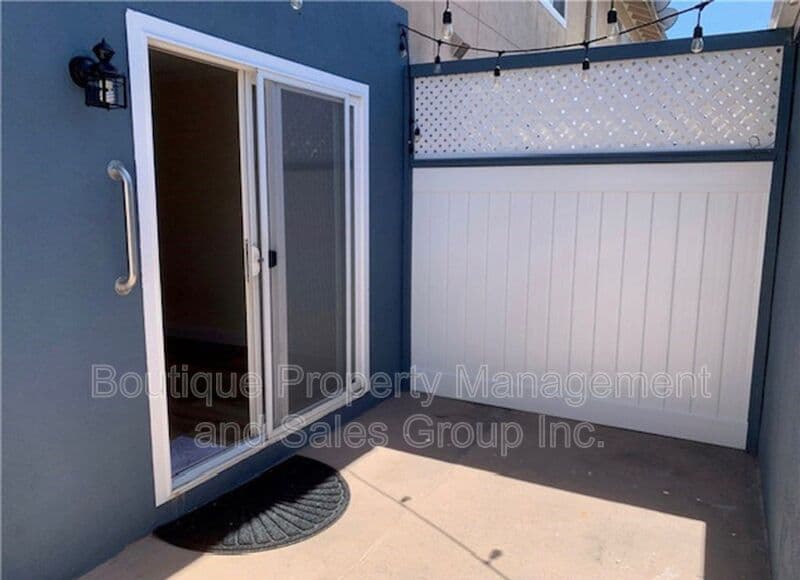 Costa Mesa Condo: 2336 Minuteman Way