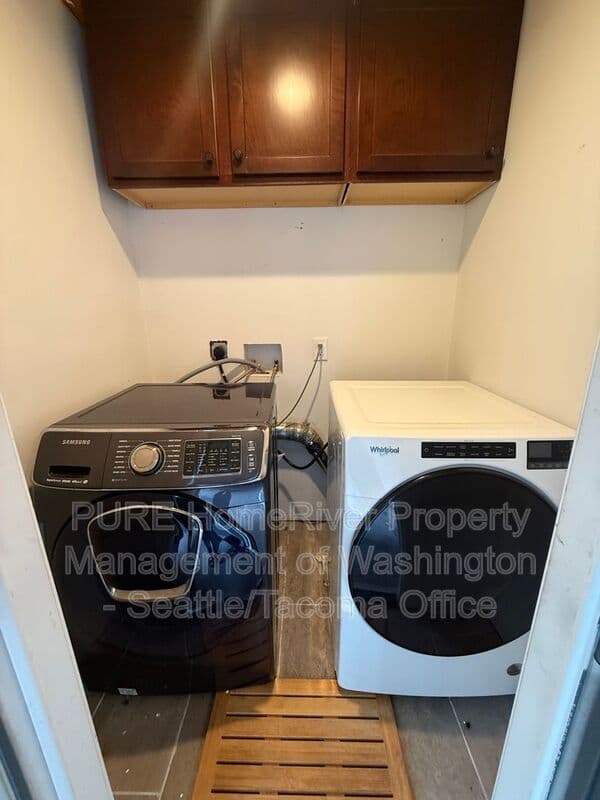 Renton Condo: 3306 Lake Washington Blvd N