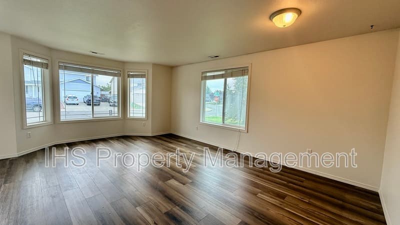 Pasco House: 4010 Dartmoor Lane