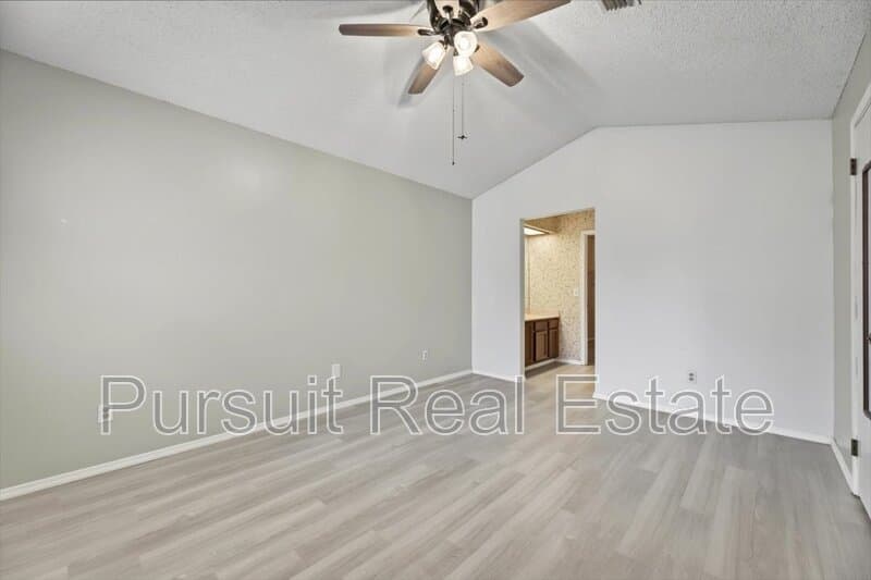 Jacksonville House: 3811 Millpoint Drive