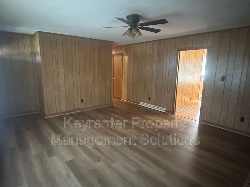 Staunton House: 55 Sunset Blvd