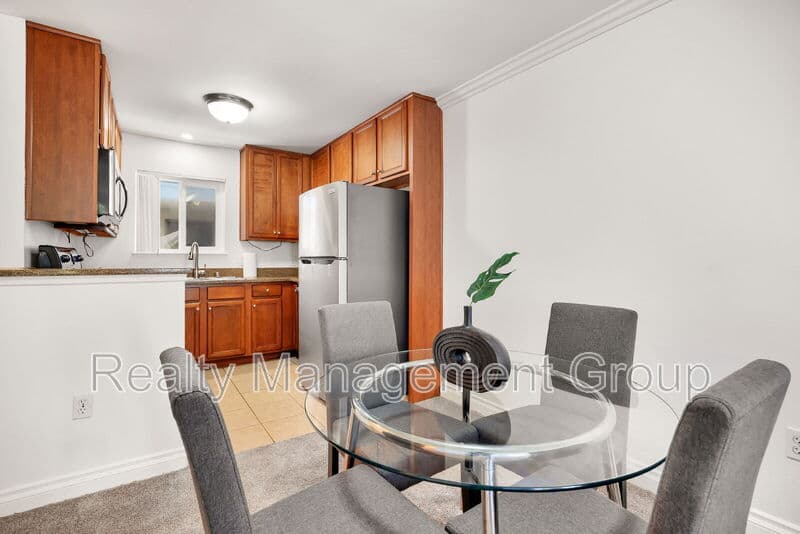 San Diego Condo: 1756 Essex Street