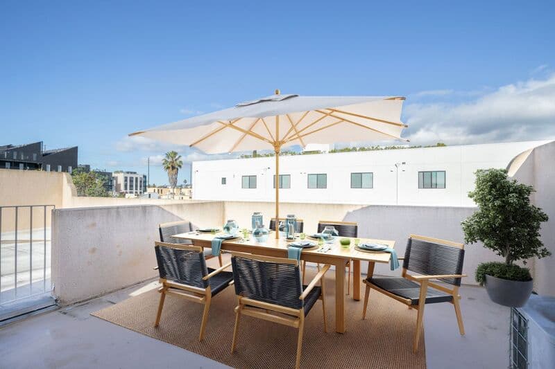 Los Angeles Condo: 3644 Keystone Ave