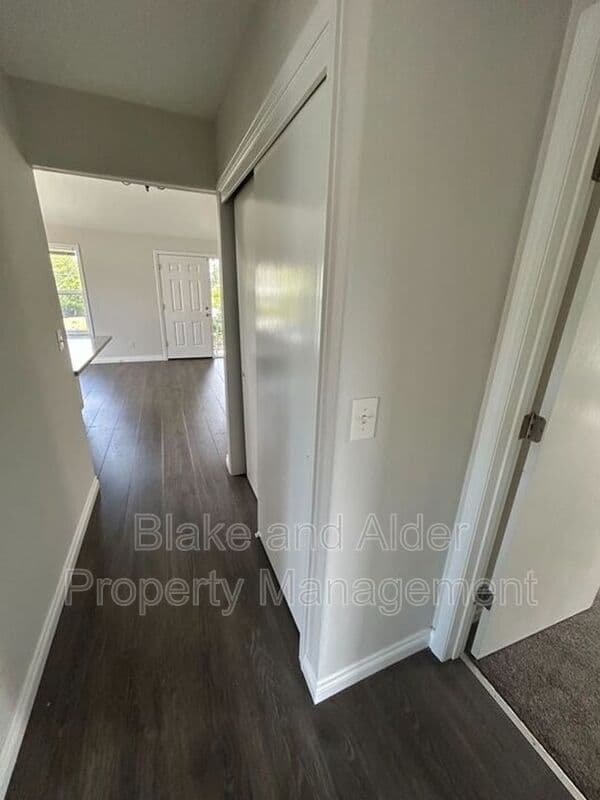 Portland House: 5609 SE 117TH Ave