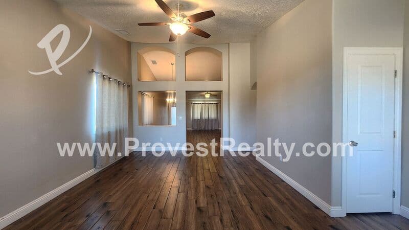 Hesperia House: 17907 Birch St