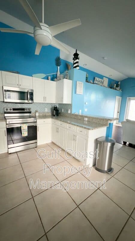 Bonita Springs House: 11652 PAWLEY AVE
