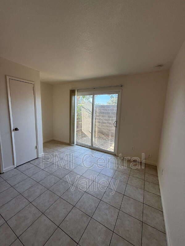 Denair Condo: 3557 Merced Ave C