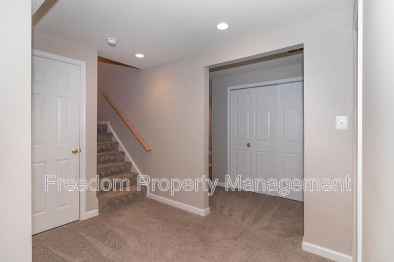 Warrenton House: 80 Brookshire Dr