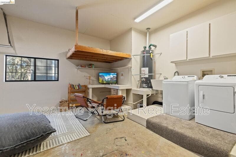 Groveland House: 20790 Ferretti Road