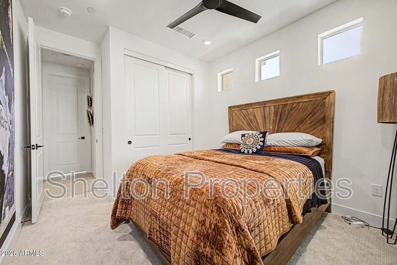 Phoenix Townhome: 2121 W Sonoran Desert Dr, Unit 124