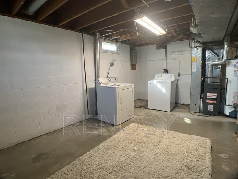 Des Moines House: 5172 NE 6th Ct