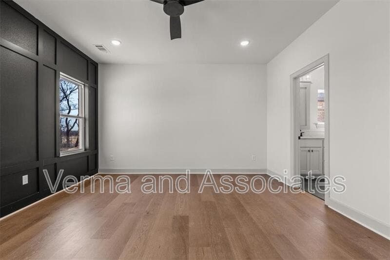 Centerton House: 1050 Whistler St