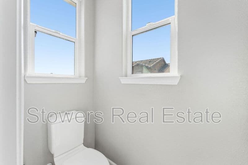 Hayward House: 220 Caterina Way