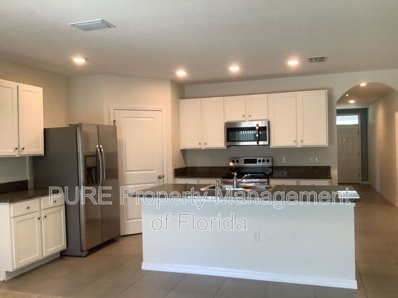 Ocala House: 4950 NE 15th Place
