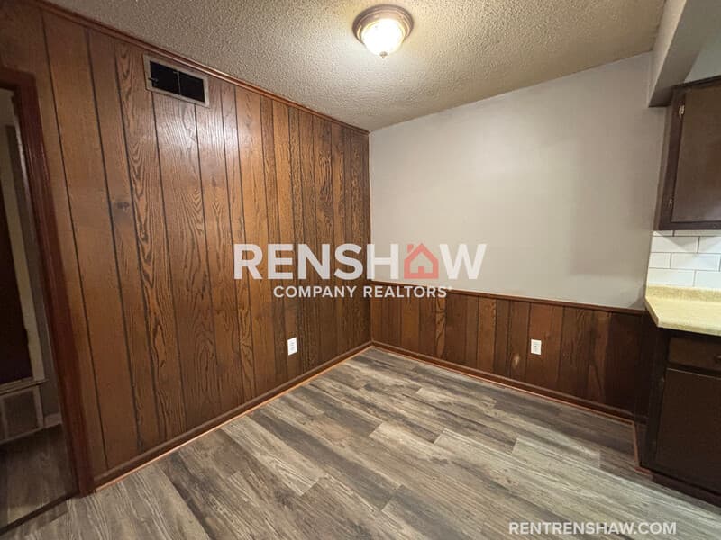 Bartlett Condo: 5352 Stage Rd