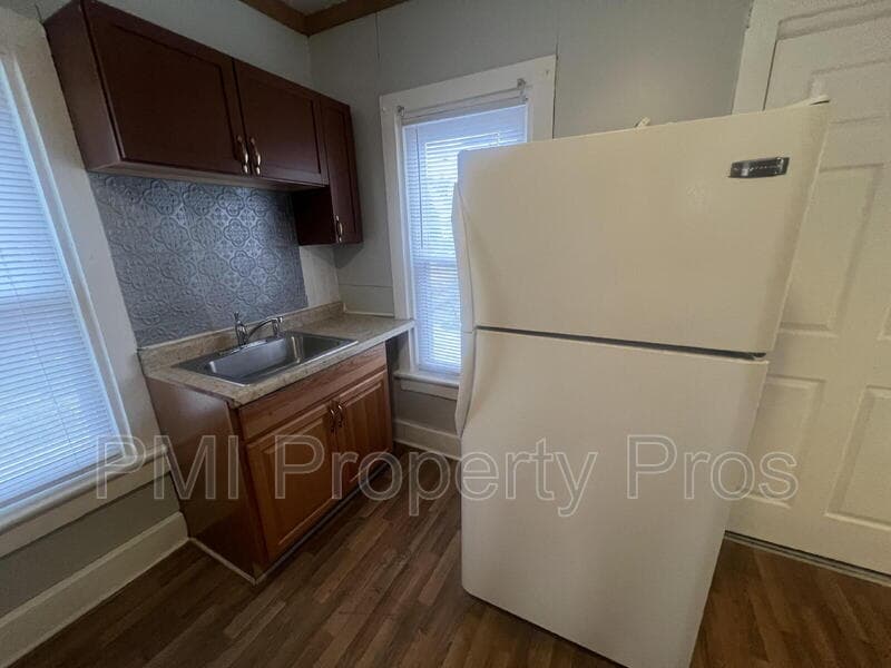 Milwaukee Condo: 2439A N Dr William Finlayson