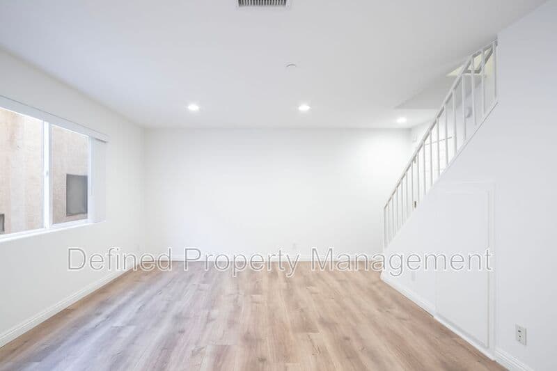 Los Angeles Condo: 3644 Keystone Ave