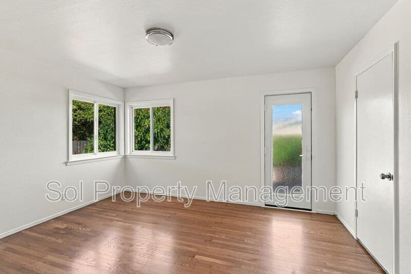 San Rafael House: 600 Tarragon Drive