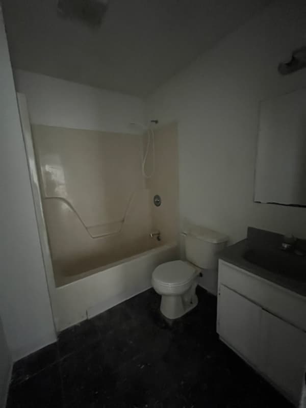 Austin House: 20 Opal Mae