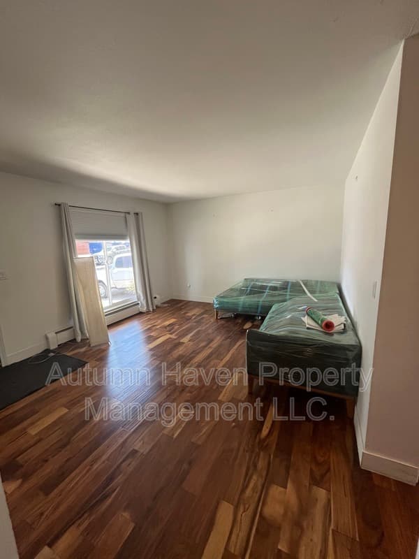Westminster House: 9247 Holland St