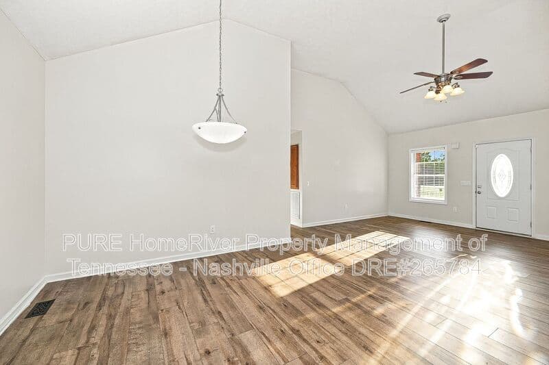Manchester House: 642 Indian Springs Circle