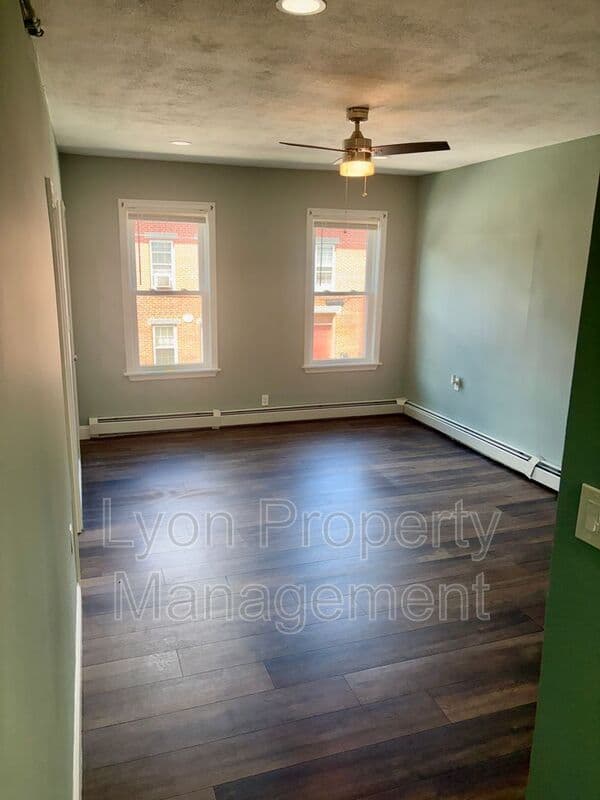 Lincoln Condo: 1 Grant Ave