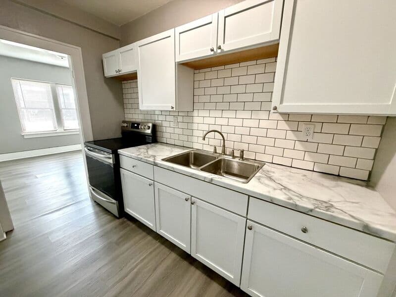 Huron House: 546 Dakota Ave S