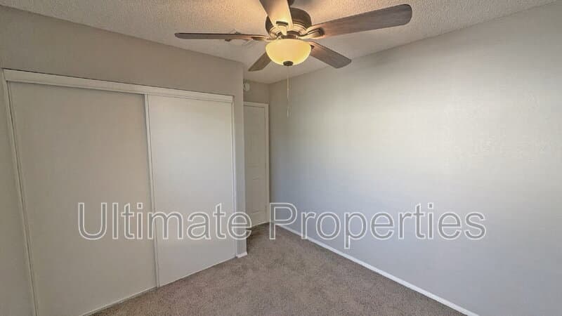 Glendale House: 3957 W Chama Dr