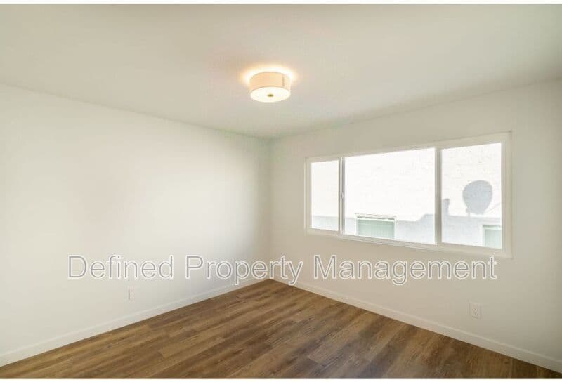 Los Angeles Condo: 6120 Eleanor Ave