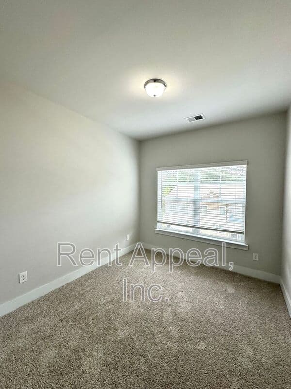 Doraville House: 3779 Oxford Circle