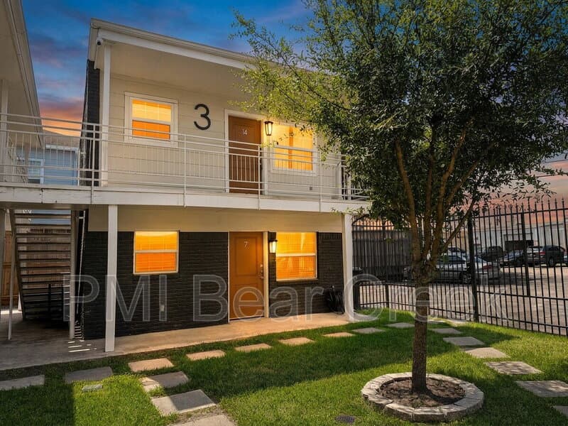 Houston Condo: 1824 Thonig Road