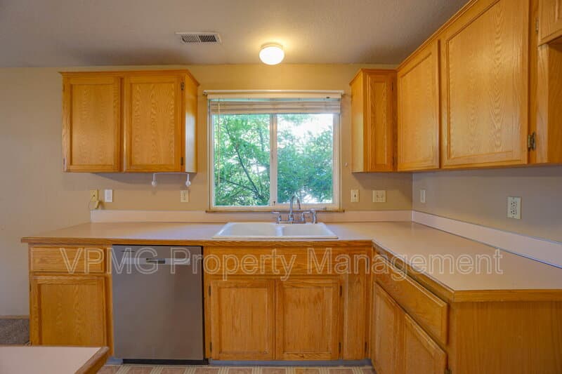 Vancouver House: 15807 NE 40th St
