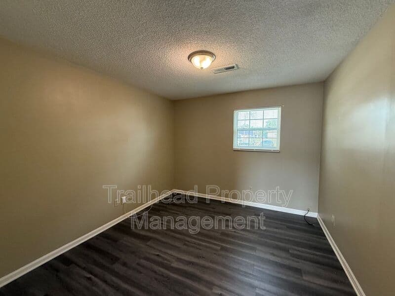 Spring Hill House: 410 W Allen St