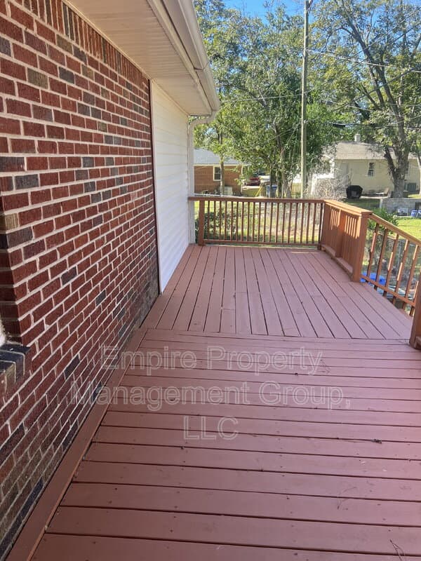 Columbia House: 59 Guernsey Drive