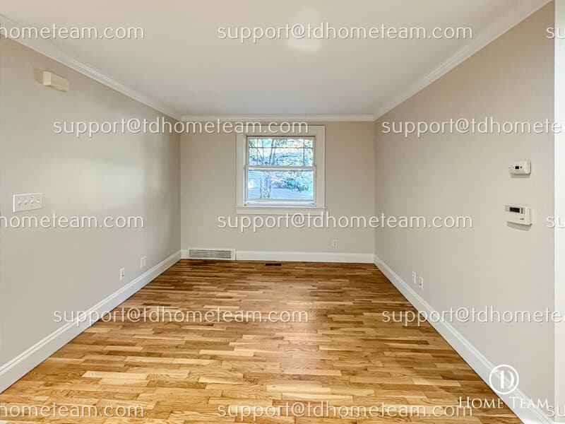 Bellevue House: 12903 NE 28th St