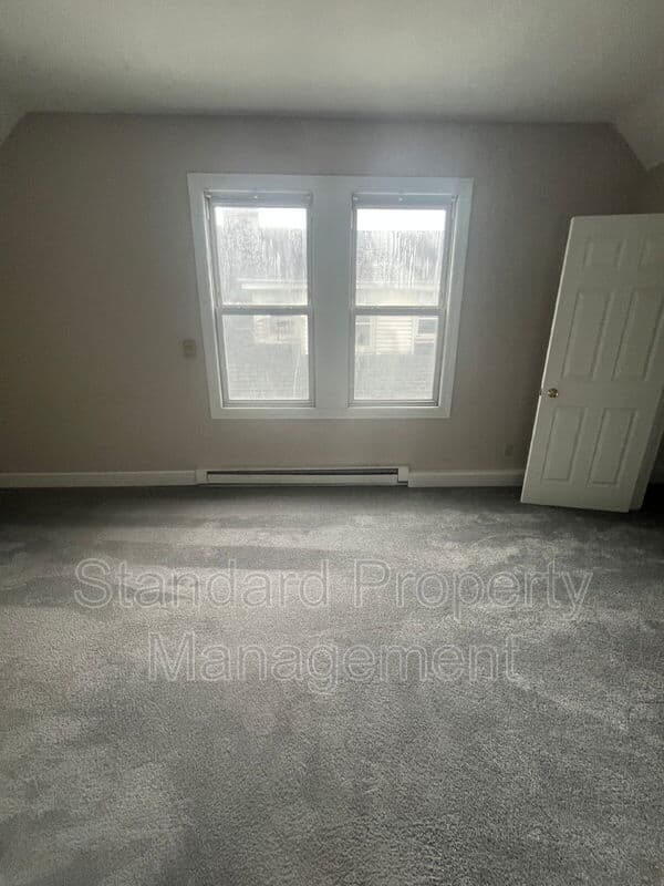 Rochester Condo: 293 Dartmouth St (Apt 2/Up)
