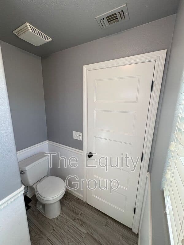 Clovis House: 3461 Alcove Way