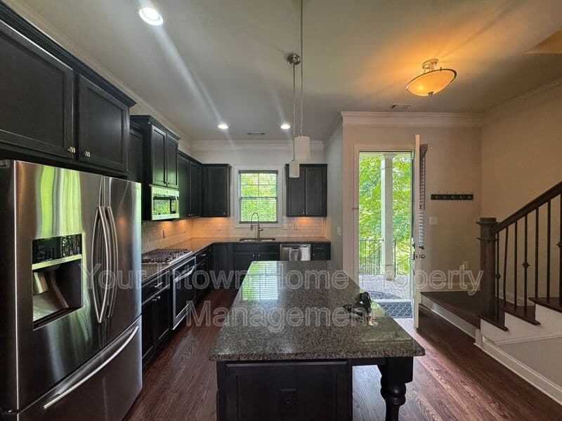 Atlanta House: 2141 Havenwood Trl NE