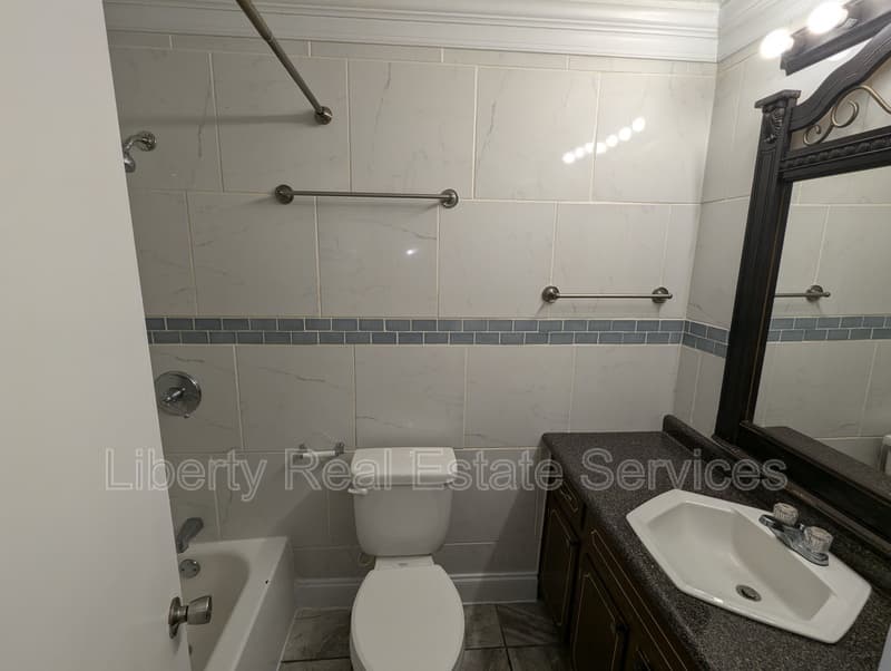Hinesville House: 599 Olive St