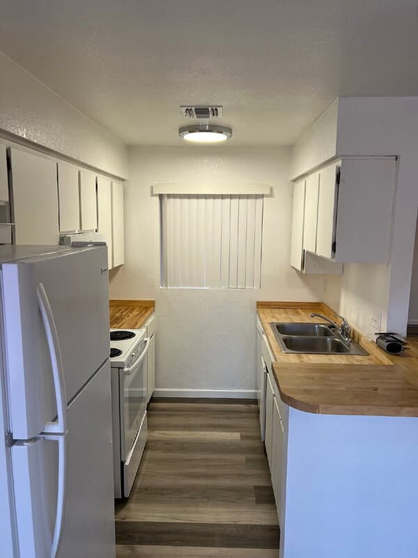 Chandler Townhome: 25 N Cottonwood St