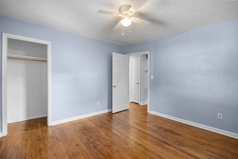 Chesapeake House: 1204 Fontana Avenue