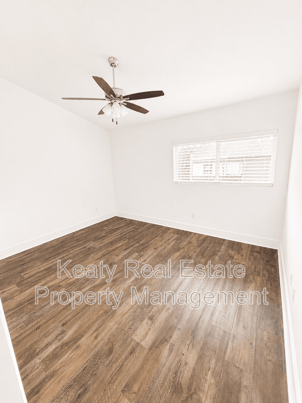 Lafayette House: 113 Highland Park Lane
