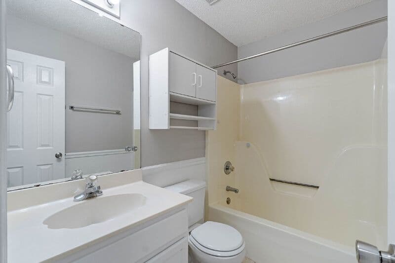 Crestview House: 3014 La Salle Court