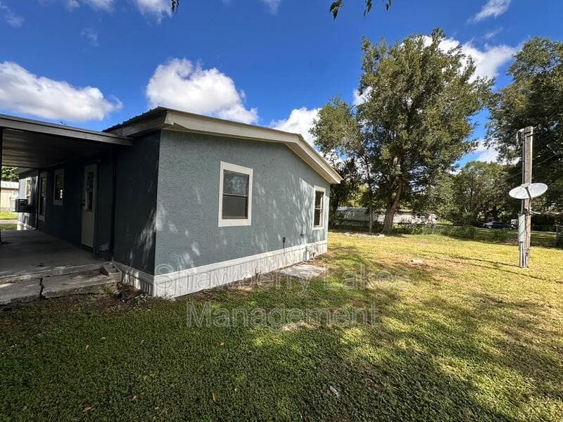 Zephyrhills House: 4710 Buckeye St