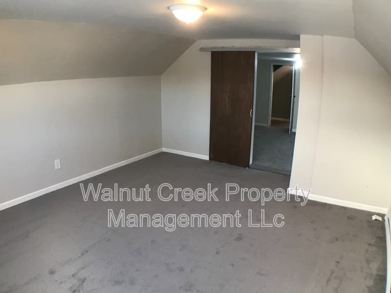 Cleveland House: 3006 Montclair Ave