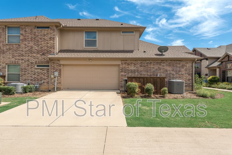 Arlington Townhome: 889 Birds Fort Trail