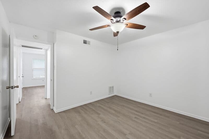 Kirbyville House: 1410 South Elizabeth Avenue